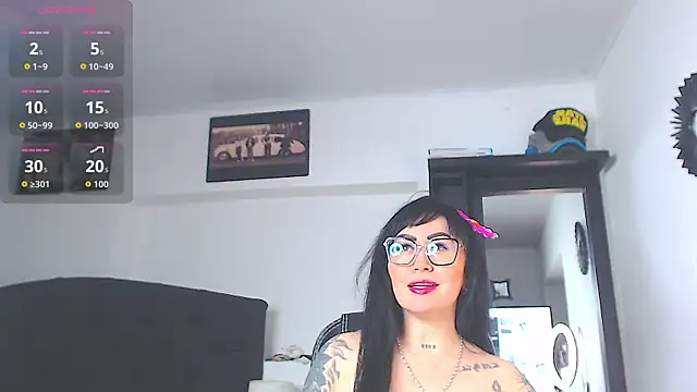 Snapshot of Vicky_hotmilf chatting on April 20, 2026, 11:13 am Vicky hotmilf online show from April 20, 2026, 11:13 am