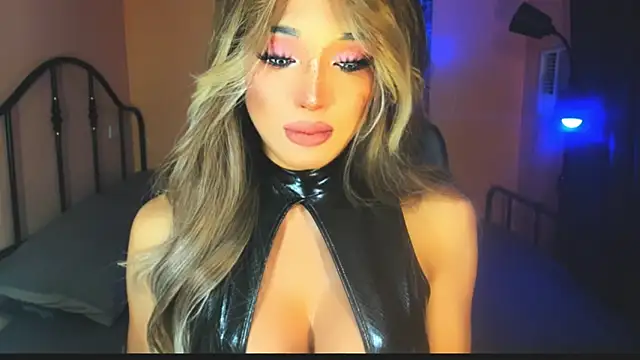 Snapshot of xUrGoddess_Bellax chatting on November 18, 2025, 5:33 am xUrGoddess Bellax online show from November 18, 2025, 5:33 am