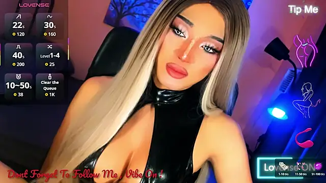 Snapshot of xUrGoddess_Bellax chatting on December 3, 2025, 8:25 am xUrGoddess Bellax online show from December 3, 2025, 8:25 am