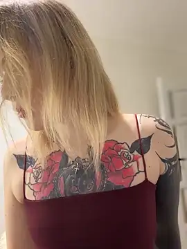 elliss  online show from October 9, 2025, 8:04 am