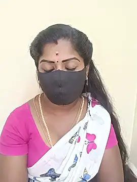 Snapshot of tamilammukuttyy chatting on June 16, 2026, 5:29 am tamilammukuttyy online show from June 16, 2026, 5:29 am