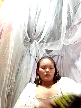 xinhxinhcute online show from October 7, 2025, 2:12 am