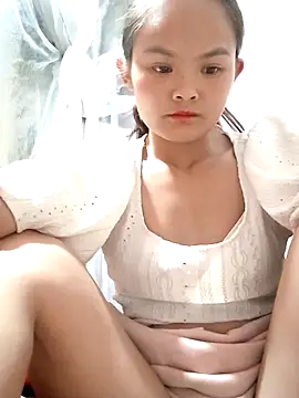 xinhxinhcute online show from October 7, 2025, 3:02 pm