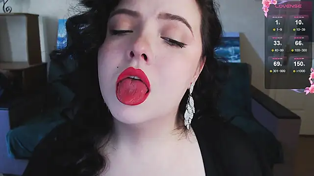 Snapshot of EmillyBones chatting on February 18, 2026, 9:39 am EmillyBones online show from February 18, 2026, 9:39 am