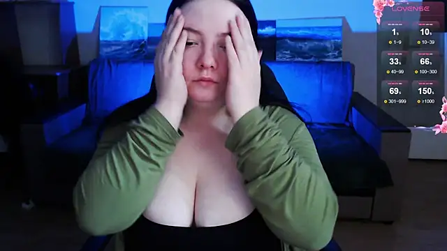 Snapshot of EmillyBones chatting on February 5, 2026, 11:44 pm EmillyBones online show from February 5, 2026, 11:44 pm