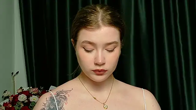 Rebecca Lace online show from October 9, 2025, 9:37 pm