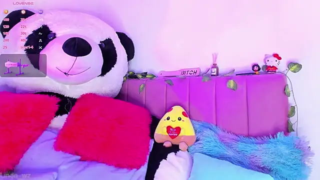 LindaWz  online show from March 11, 2026, 7:24 am