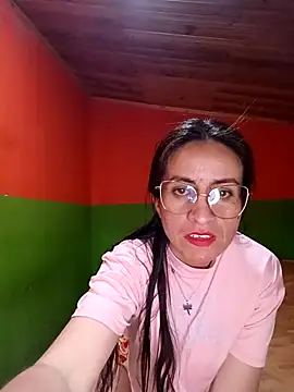 Snapshot of ERIKA__29 chatting on September 21, 2025, 1:38 pm ERIKA 29 online show from September 21, 2025, 1:38 pm