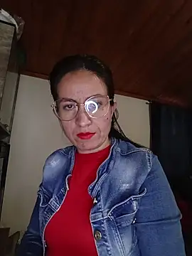 Snapshot of ERIKA__29 chatting on September 30, 2025, 12:00 pm ERIKA 29 online show from September 30, 2025, 12:00 pm