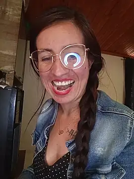 Snapshot of ERIKA__29 chatting on October 4, 2025, 4:08 pm ERIKA 29 online show from October 4, 2025, 4:08 pm