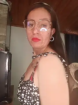 Snapshot of ERIKA__29 chatting on October 9, 2025, 12:06 pm ERIKA 29 online show from October 9, 2025, 12:06 pm