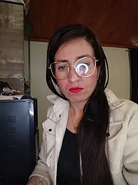 Snapshot of ERIKA__29 chatting on October 3, 2025, 11:56 am ERIKA 29 online show from October 3, 2025, 11:56 am