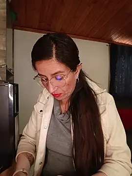 Snapshot of ERIKA__29 chatting on September 27, 2025, 1:39 pm ERIKA 29 online show from September 27, 2025, 1:39 pm