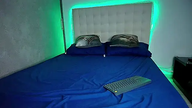 Snapshot of DionKnox chatting on November 8, 2025, 6:50 am DionKnox online show from November 8, 2025, 6:50 am