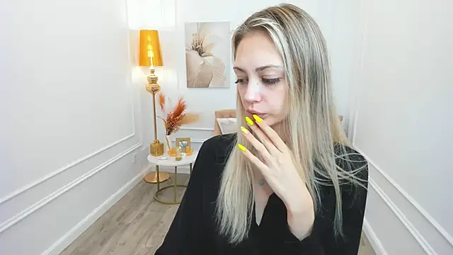 Snapshot of EmilyGraydis chatting on April 8, 2026, 7:48 pm EmilyGraydis online show from April 8, 2026, 7:48 pm