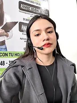 CHARLOTTE  05 online show from November 5, 2025, 1:36 pm