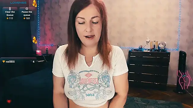 Snapshot of EllenSky_ chatting on September 10, 2025, 3:38 am EllenSky online show from September 10, 2025, 3:38 am