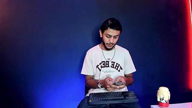 Boss Domiinator online show from April 10, 2026, 11:50 am