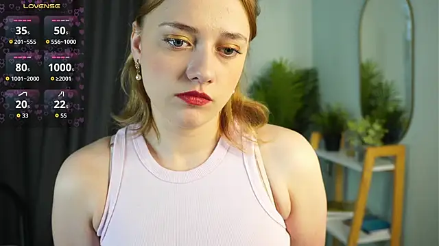 HollieCollelo online show from October 9, 2025, 3:07 am