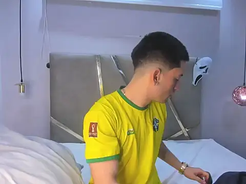 HunterHeat  online show from October 18, 2025, 11:56 am