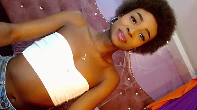 Snapshot of MariahMendezz chatting on October 17, 2025, 4:38 am MariahMendezz online show from October 17, 2025, 4:38 am