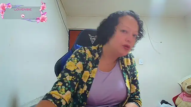 Snapshot of Miss_Oriana chatting on November 9, 2025, 10:25 pm Miss Oriana online show from November 9, 2025, 10:25 pm