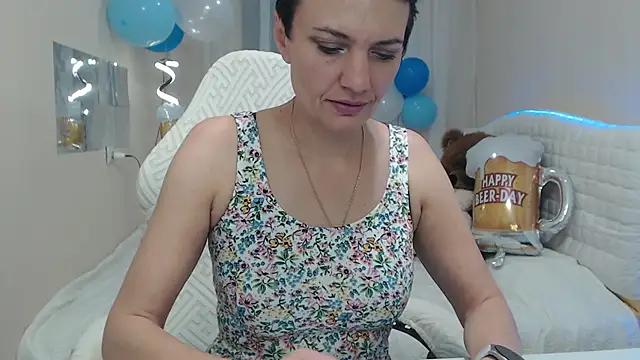 AvaSaturnian online show from September 21, 2025, 12:10 pm