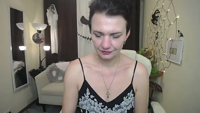 AvaSaturnian online show from November 1, 2025, 1:27 pm