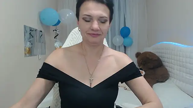 AvaSaturnian online show from September 29, 2025, 12:11 pm