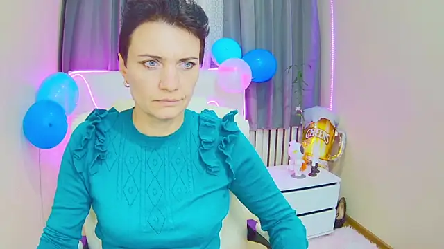 AvaSaturnian online show from September 18, 2025, 12:08 pm