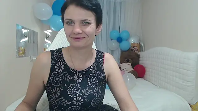 AvaSaturnian online show from October 6, 2025, 12:17 pm