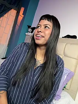 Snapshot of Michluxe_69 chatting on February 2, 2026, 2:54 am Michluxe 69 online show from February 2, 2026, 2:54 am