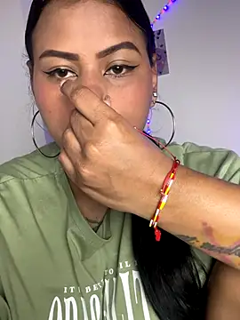 Michluxe 69 online show from December 18, 2025, 10:24 pm