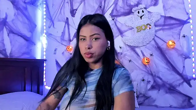 Michluxe 69 online show from October 9, 2025, 3:51 am