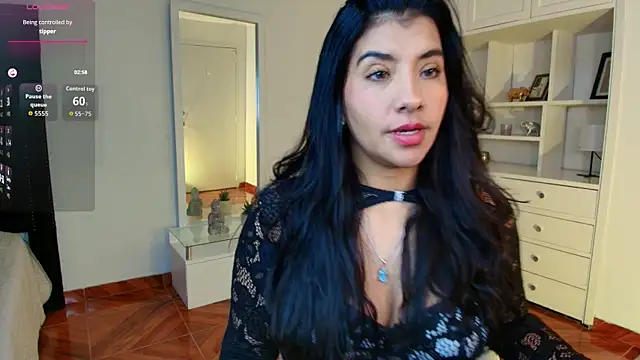 nina moen online show from November 16, 2025, 3:33 am