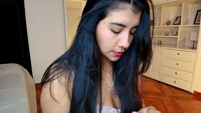 nina moen online show from November 12, 2025, 3:10 am