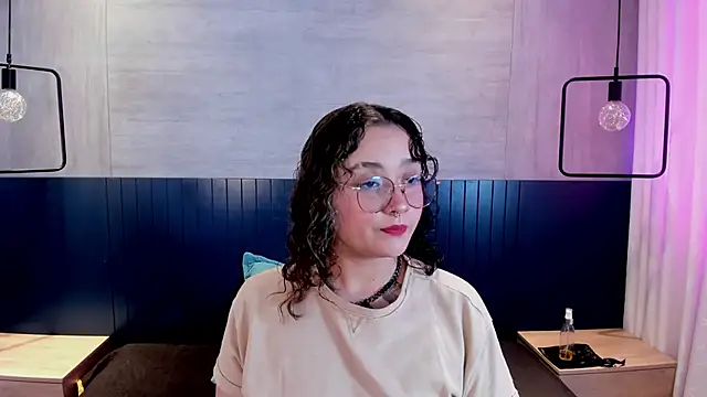 Snapshot of tara_black chatting on September 18, 2025, 8:23 pm tara black online show from September 18, 2025, 8:23 pm