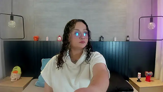 Snapshot of tara_black chatting on October 5, 2025, 3:52 am tara black online show from October 5, 2025, 3:52 am