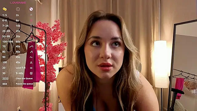 Snapshot of Pony_Claid chatting on October 5, 2025, 9:27 pm Pony Claid online show from October 5, 2025, 9:27 pm