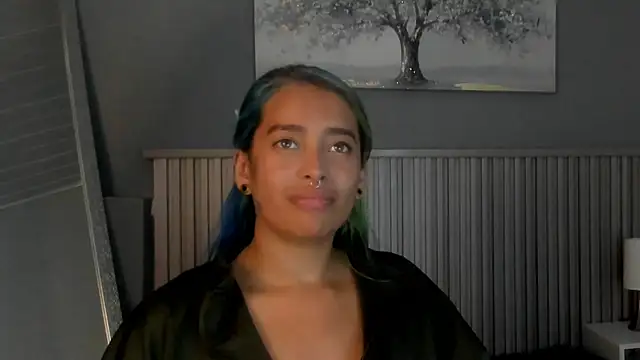 Snapshot of Cristal_r4ven chatting on September 24, 2025, 9:10 pm Cristal r4ven online show from September 24, 2025, 9:10 pm
