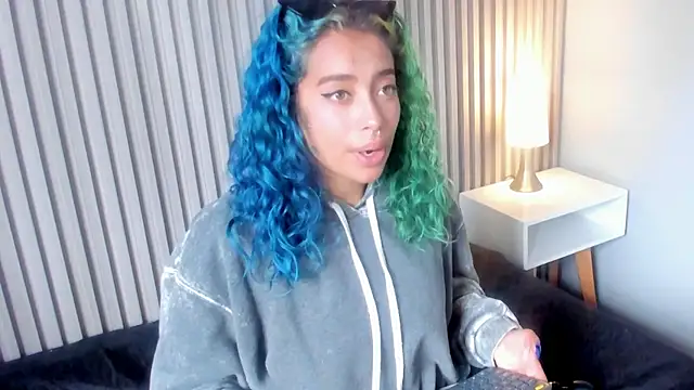 Snapshot of Cristal_r4ven chatting on October 3, 2025, 7:15 pm Cristal r4ven online show from October 3, 2025, 7:15 pm