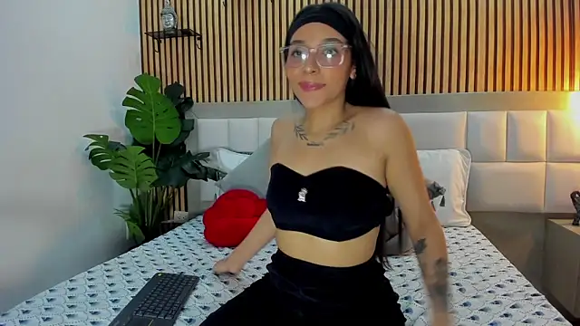 Snapshot of Roseaurora chatting on November 24, 2025, 12:49 pm Roseaurora online show from November 24, 2025, 12:49 pm