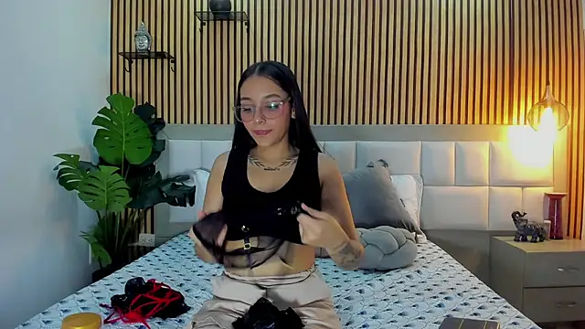 Snapshot of Roseaurora chatting on November 23, 2025, 2:27 pm Roseaurora online show from November 23, 2025, 2:27 pm