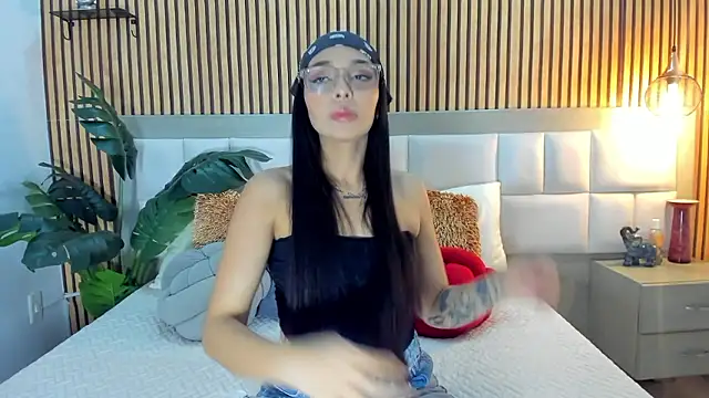 Snapshot of Roseaurora chatting on January 15, 2026, 1:36 pm Roseaurora online show from January 15, 2026, 1:36 pm