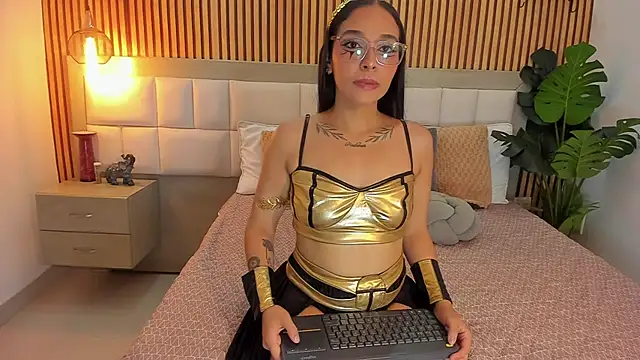 Snapshot of Roseaurora chatting on October 31, 2025, 12:57 pm Roseaurora online show from October 31, 2025, 12:57 pm