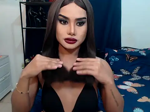 RositaUshvada online show from December 17, 2025, 3:17 pm