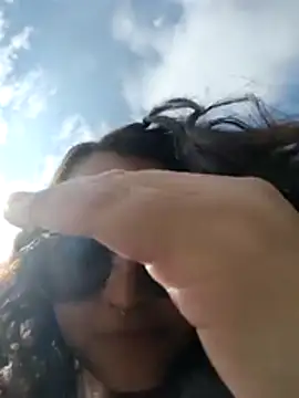 Putitastrip online show from December 21, 2025, 6:20 pm