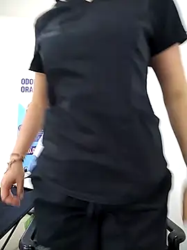 Madisson-04  online show from November 12, 2025, 3:27 pm