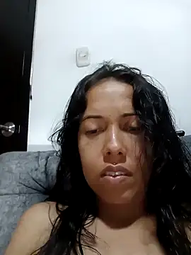 Snapshot of MiaForever1 chatting on March 8, 2026, 2:04 am MiaForever1 online show from March 8, 2026, 2:04 am