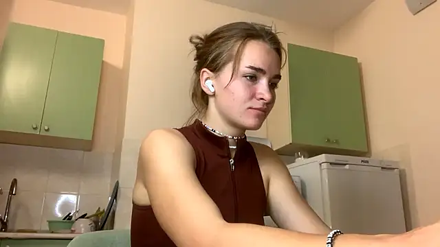 Snapshot of BunnyTiedeman chatting on October 16, 2025, 4:37 pm BunnyTiedeman online show from October 16, 2025, 4:37 pm